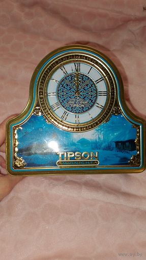 Коробка жестяная в виде каминные часы