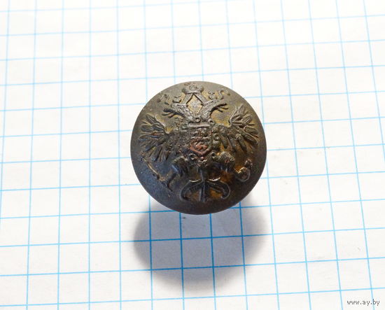 Пуговица Орлянка с остаткоми позолоты.