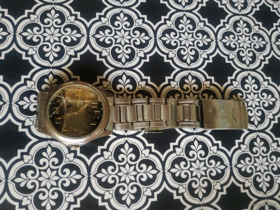 Часы наручные с браслетом.  В коллекцию,ремонт,на запчасти.Состояние на скане.