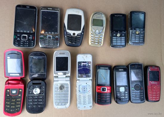Мобильные телефоны кнопочные 14 штук