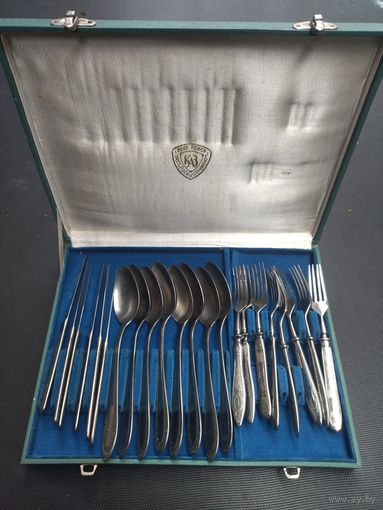 Столовый набор. Аукцион с рубля!