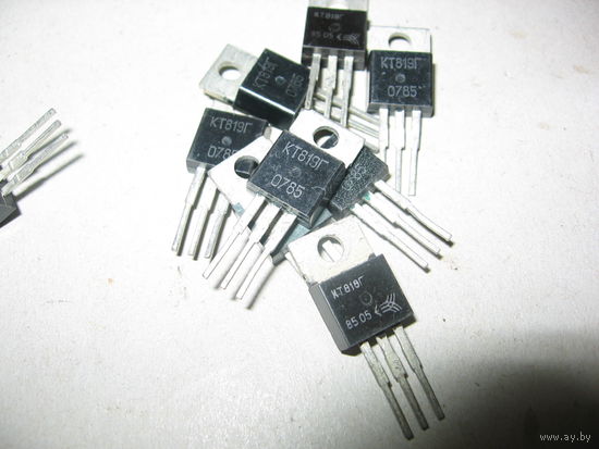 Транзистор  КТ805 ВМ . НОВЫЙ, не паянный.  Почтой отправляю на сумму от 12 руб. Перед покупкой уточняйте нужное количество.