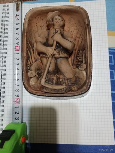 Панно на стену мужик с косой декор