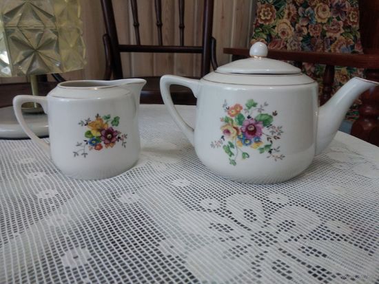 Чайник и молочник, фарфор 40-х, СССР,Вербилки.