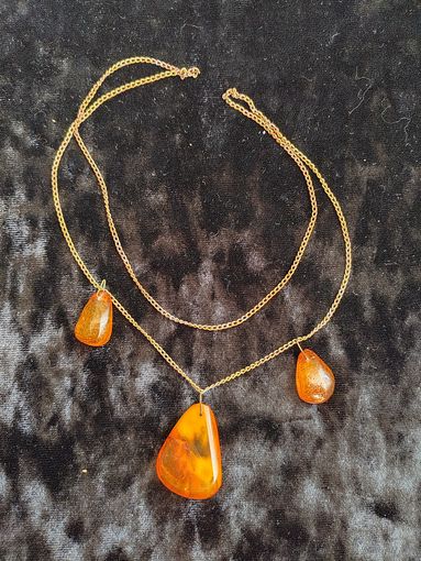 Цепочка с тремя полвесками из янтаря СССР