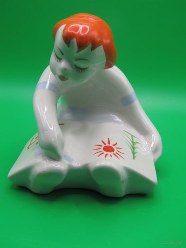 С рубля. "Девочка рисует солнце". Статуэтка. ГФЗ. Городницкий фарфоровый завод. Городница. Ретро СССР 70-х годов. м