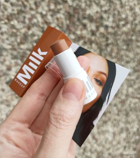 Миниверсия кремового матового бронзера в стике Milk Makeup Matte Bronzer Stick 3 gr в оттенке Baked