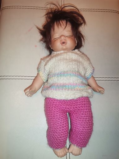 Винтажная, спящая, фарфоровая кукла, высота 30 см., клеймо, без сколов и трещин.