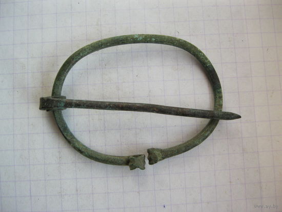 Застежка древняя (фибула). Бронза, литье.