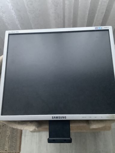 Монитор Samsung SyncMaster 943N
