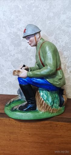 Статуэтка фарфоровая "Красноармеец-связист с собакой" 1930-е годы. Редкость!!!
