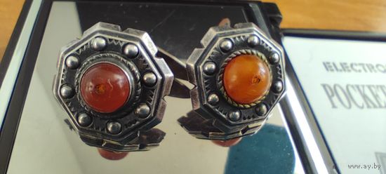 Запонки янтарь серебро РАЗНОПАРКИ
