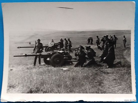 Фото на боевых стрельбах. 9х12 см.
