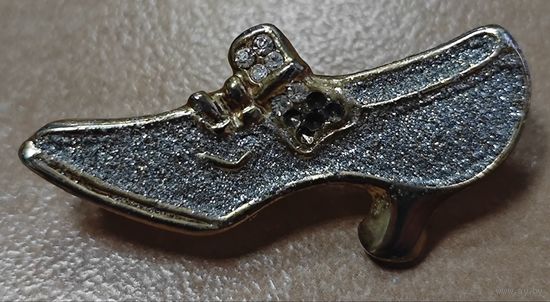 Брошь. Туфля. Чехий времен СССР