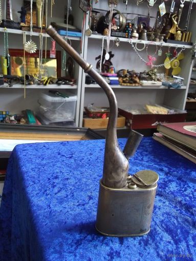 Старинная китайская латунная опиумная трубка с гравировкой.