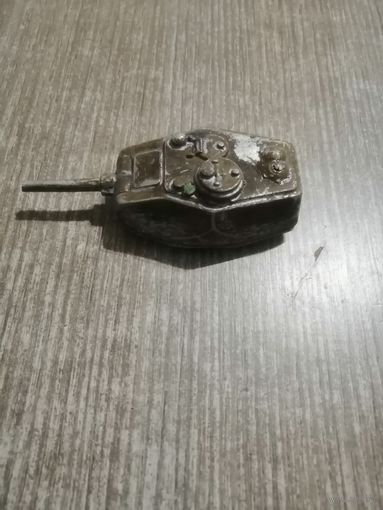 Башня игрушечного танка СССР на запчасти. Военная техника.