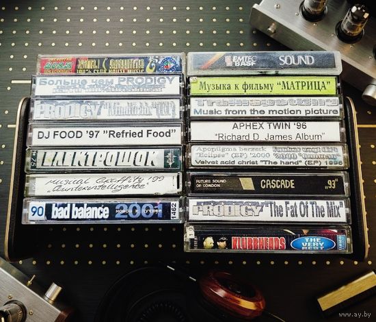 Аудиокассеты (Prodigy, Aphex Twin, FSOL, Matrix, Klubbheads )
