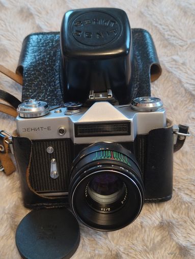 Фотоаппарат Зенит Е    Helios 44 -2
