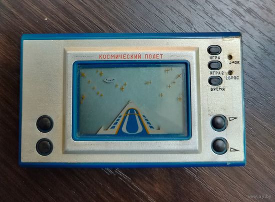 Винтажная электронная портативная игра ( Электроника Космический полет ) произведена в СССР . В нерабочем состоянии