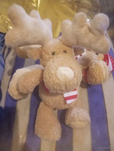 Плюшевый олень.