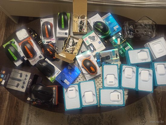 Наушники ,флешки,мышки.