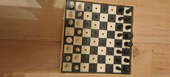 Советские дорожные мини шахматы.