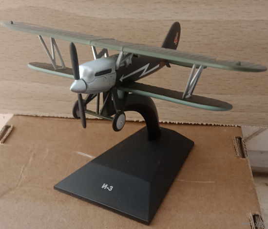 Модель самолета И-3