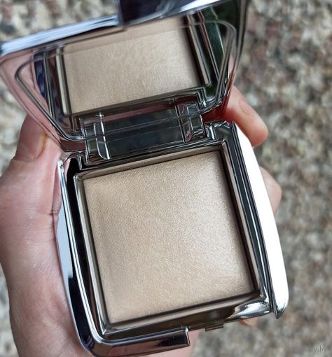 Хайлайтер Hourglass Ambient Strobe Lighting Powder 4.6 gr в оттенке Brilliant Strobe Light