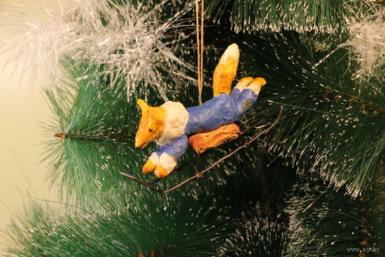 Ёлочная игрушка папье-маше, "Лиса на санках".