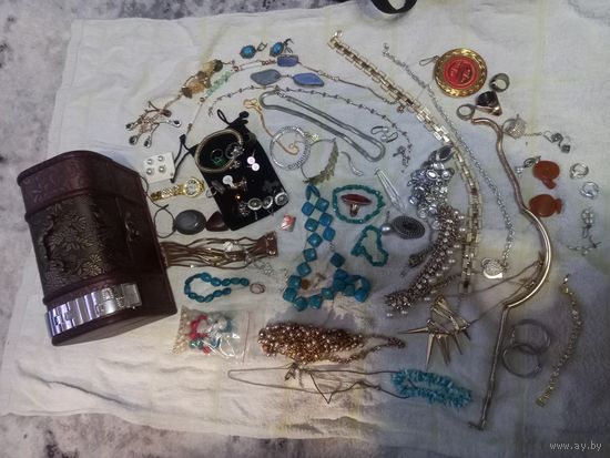 Украшения много в сундучке старт 30 руб