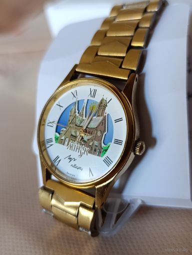 Часы кварцевые Луч 1990-х годов Минск, Красный Костел. Циферблат день-ночь. На ходу