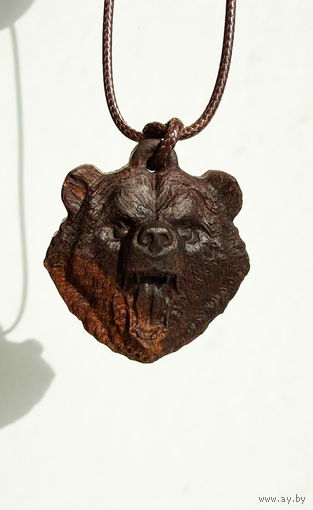 Кулон, подвеска Голова Медведя Красное дерево