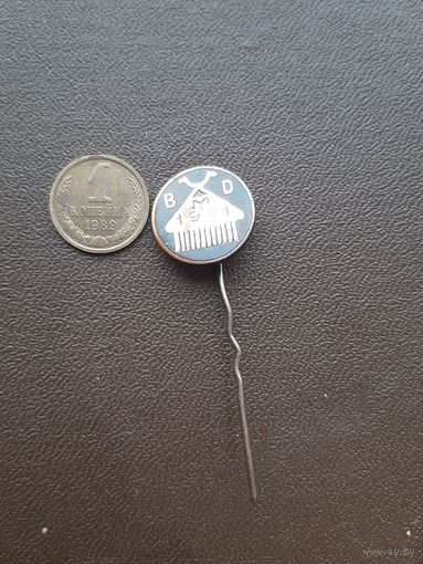 Значок тяжелый BMD 1971