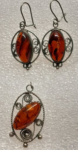 Комплект: серьги и кулон. Янтарь.