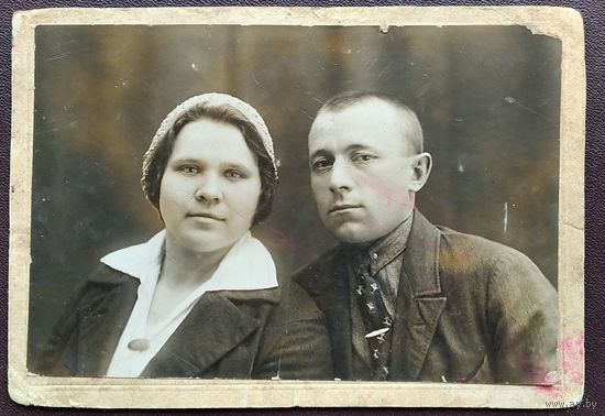 Фото женщины и мужчины. 1933 г. 10х15 см. На паспарту
