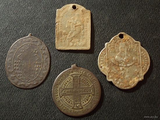 Медальоны старинные-4 шт.