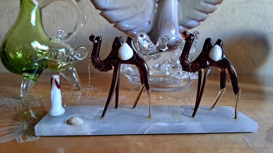 Статуэтка фигурки из стекла основание мрамор