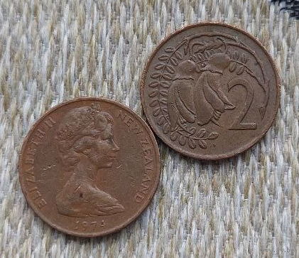Новая Зеландия 2 цента 1974 года. Новогодняя распродажа!