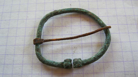 Застежка древняя (фибула). Бронза, литье.