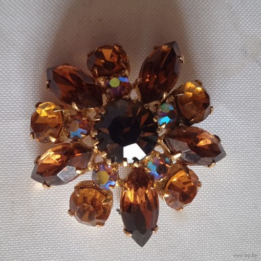 Брошь винтажная,медовые стразы Чехословакия