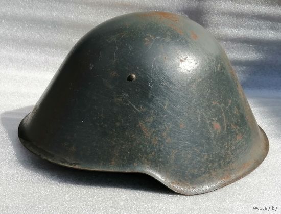 Каска, шлем ГДР. В родной окраске. Как есть.