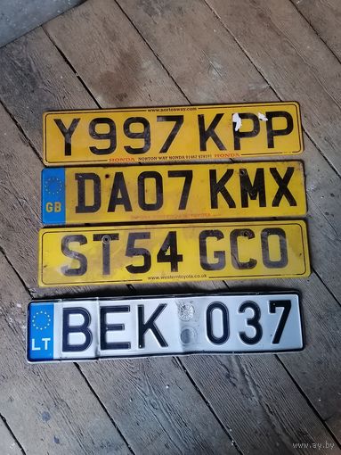 Номерные знаки авто.