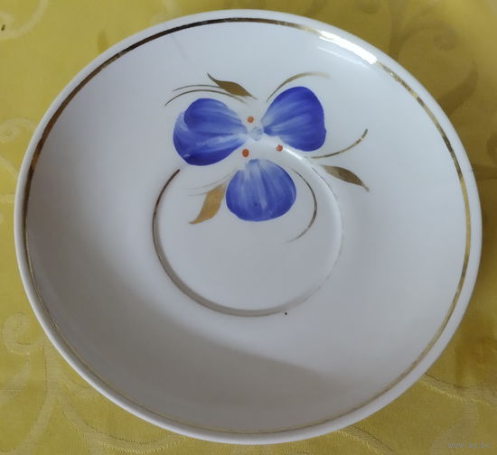 Блюдце эпохи СССР. Бориславский фарфоровый завод (Борислав),1974-1984 гг