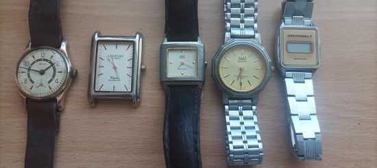 Часы . Кварц.