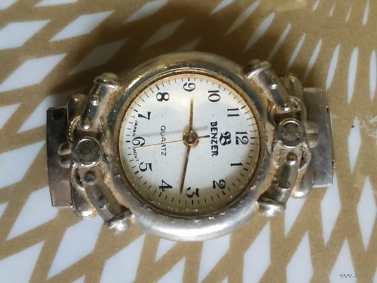 Часы наручные BENZER . В ремонт,коллекцию,на запчасти. Состояние на скане.