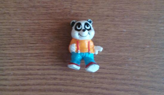 Фигурка #10 Johnny Twistino из серии "Панды" (Panda Party, Вечеринка панд). Ferrero 1994.