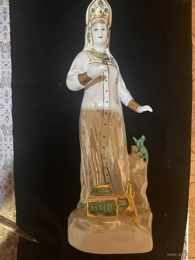 Фигурка фарфор