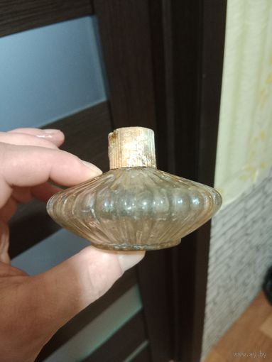 Флакон ретро от парфюма