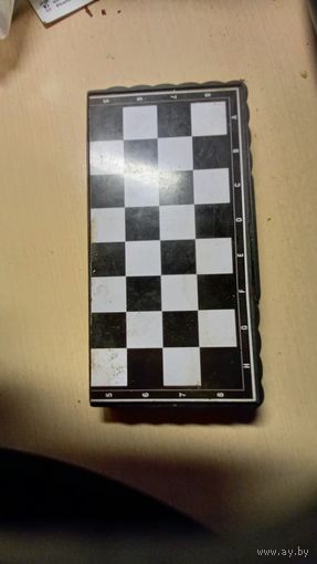 Шахматы и нарты мини на магнитах