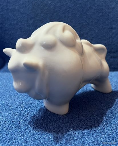 Статуэтка фарфоровая "Зубр".   ДФЗ  АУКЦИОН не с рубля без МПЦ.